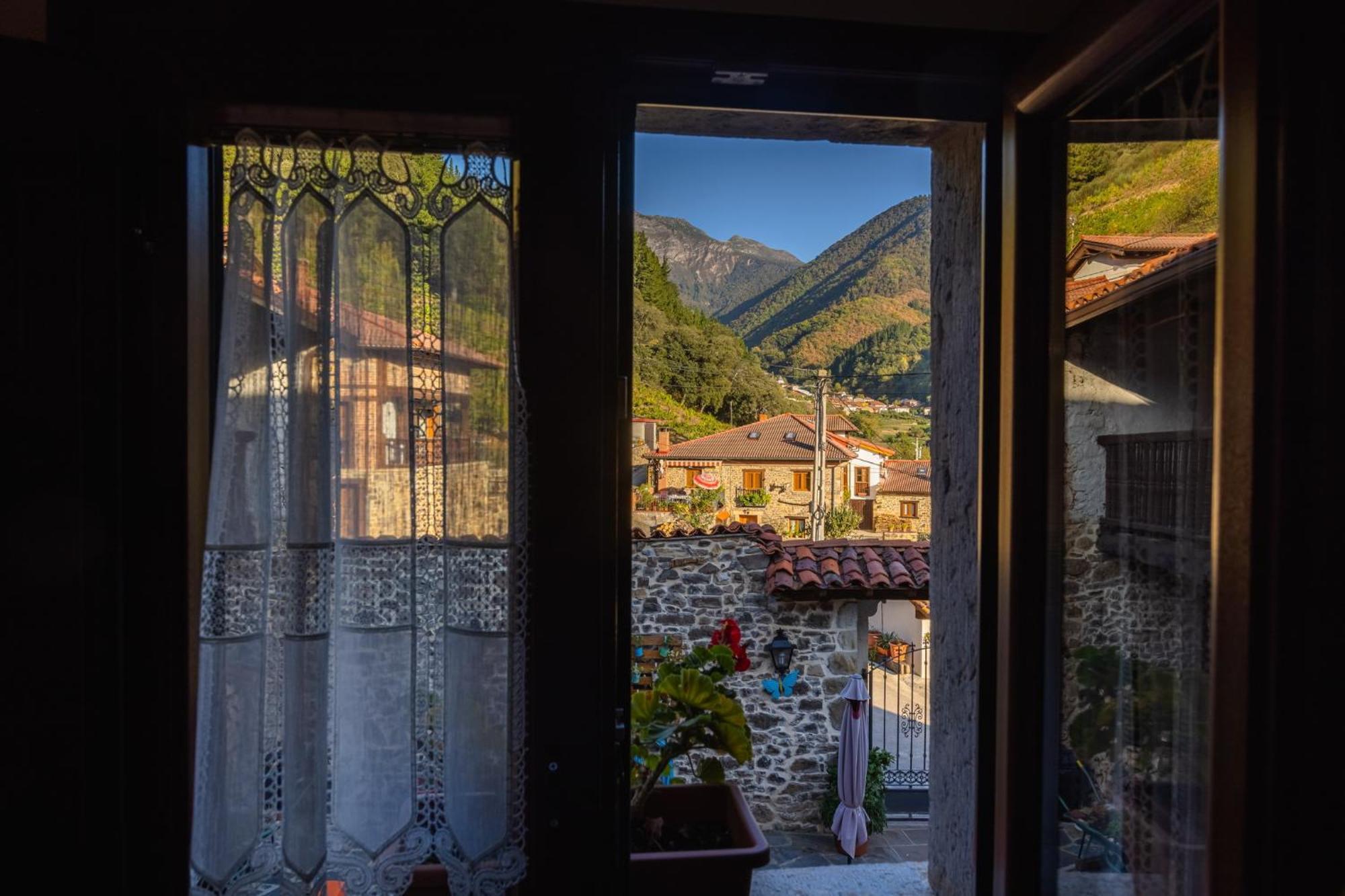 Posada Villa Matilde Cillorigo de Liebana エクステリア 写真